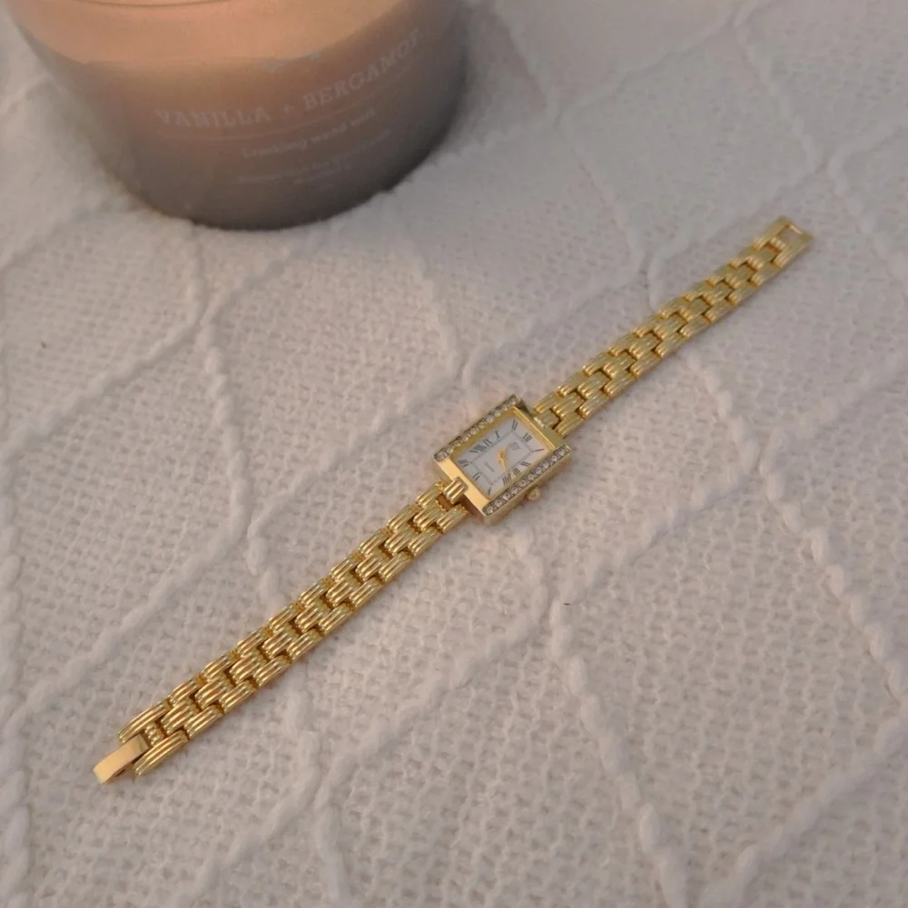 Vintage White Diamonds Elizabeth Taylor Timepiece - Picture 1 of 8